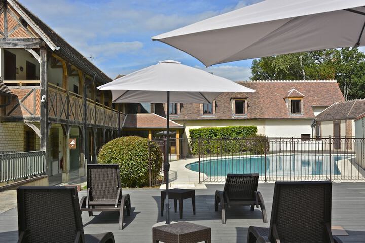 Hotel with Pool