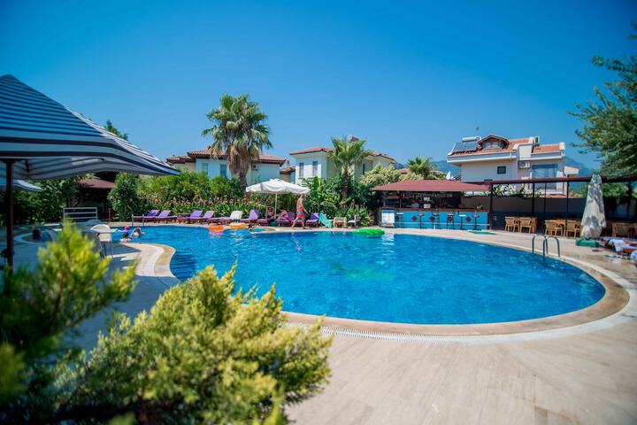 Pool Hotel