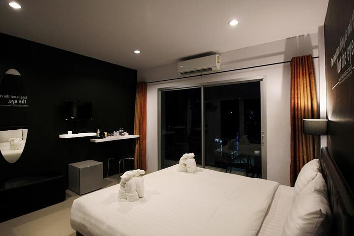 Room 26 of 48