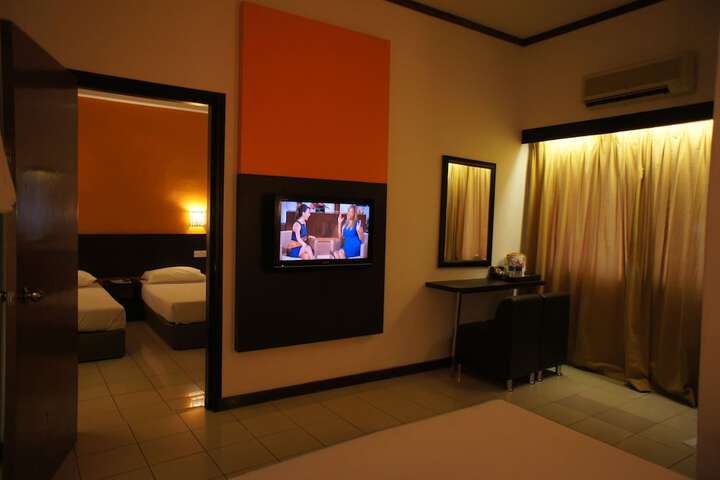 Room 5 of 24