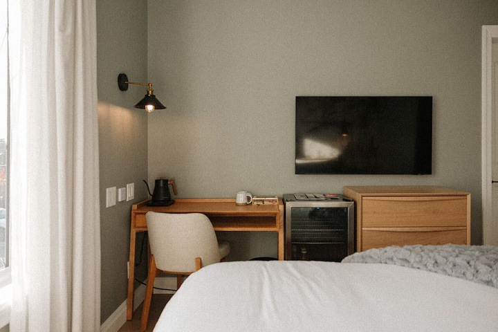 Room 5 of 37