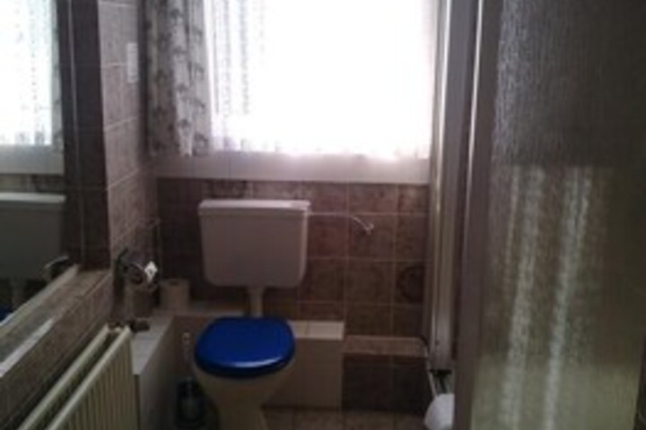 Room 11 of 43