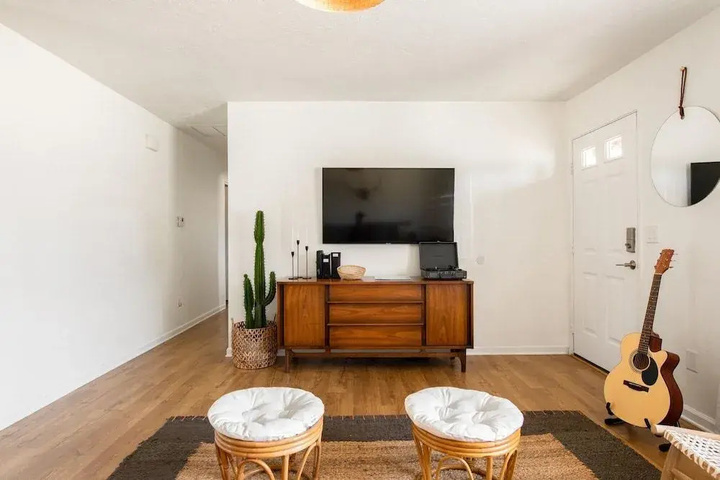 Room 5 of 15