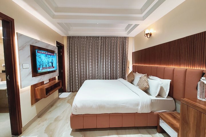 Room 17 of 25