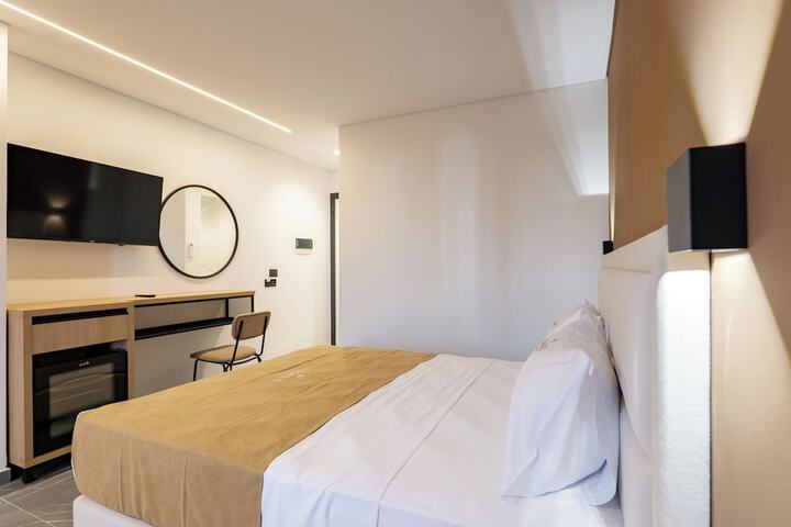 Room 57 of 108