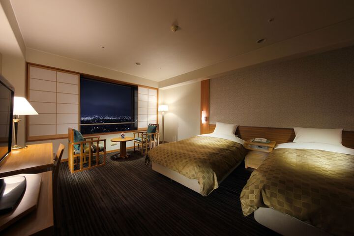 Room 18 of 122