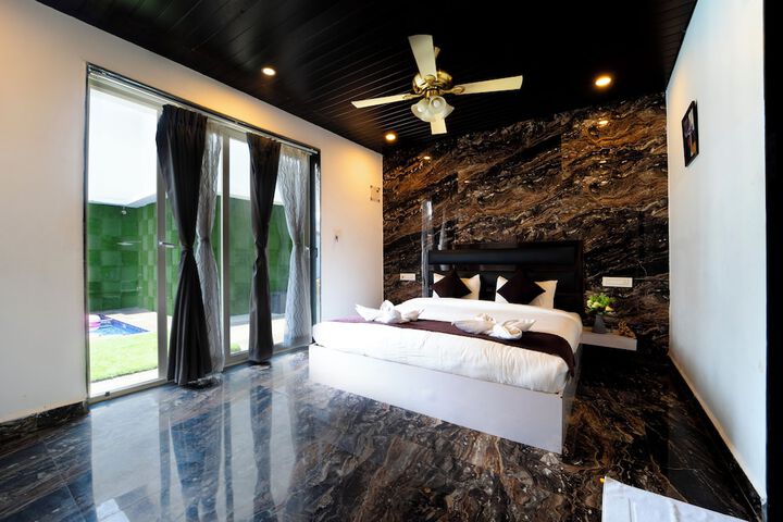 Room 5 of 26