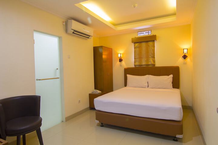 Room 4 of 17