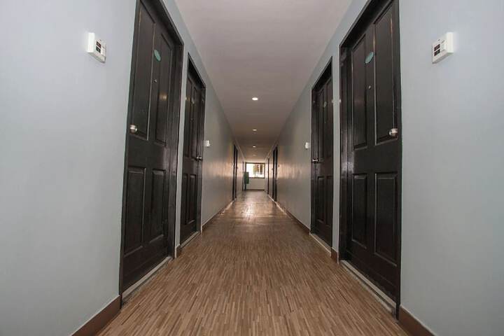 Ballroom/Hall 20 of 24