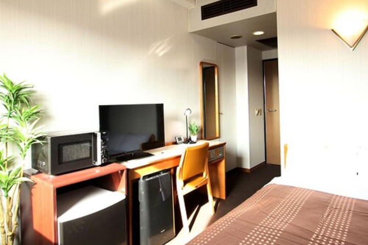 Room 5 of 14
