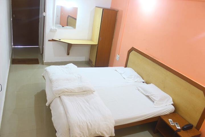 Room 12 of 97