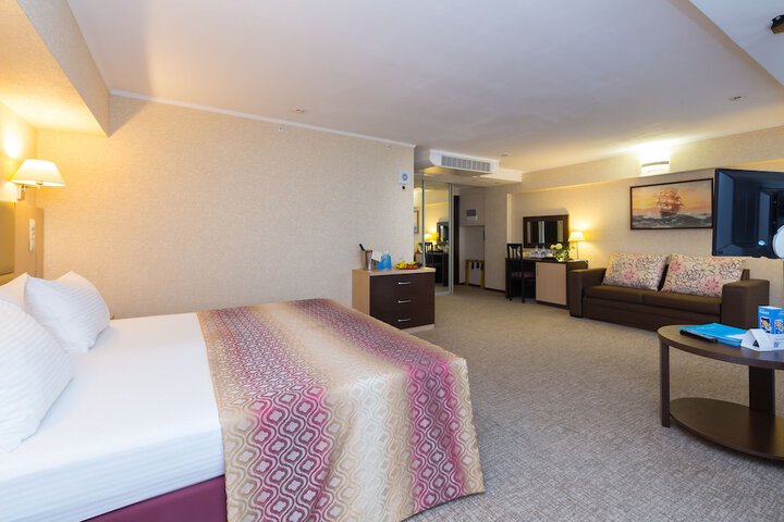 Room 16 of 71