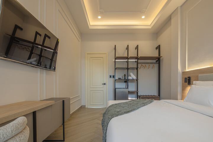 Room 7 of 43