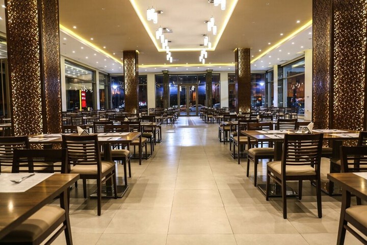 Dining 9 of 9