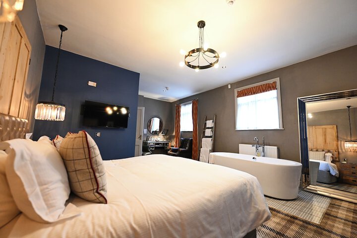 Room 13 of 25