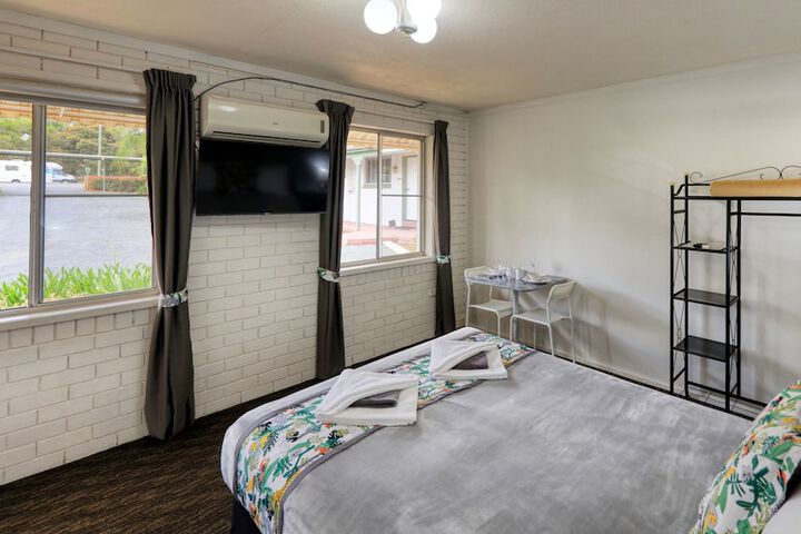 Room 5 of 35