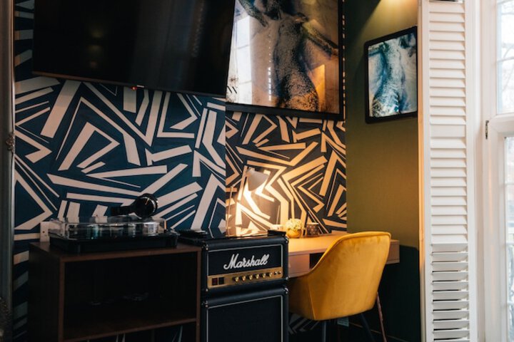 Room 51 of 344