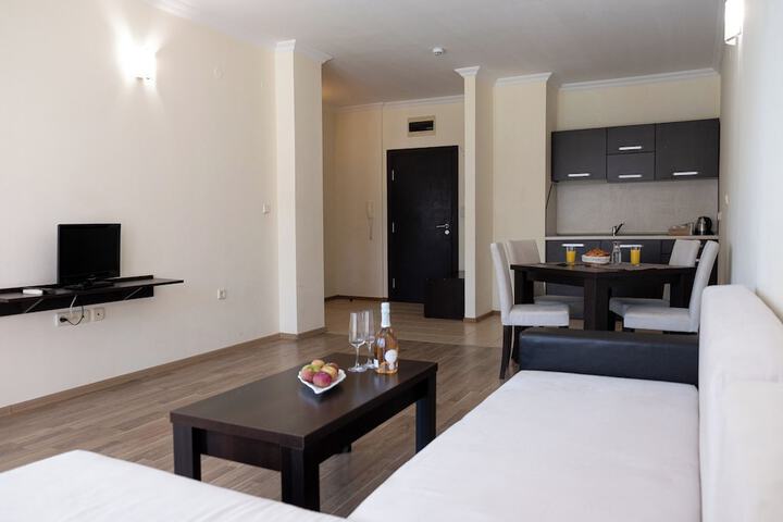 Room 10 of 26