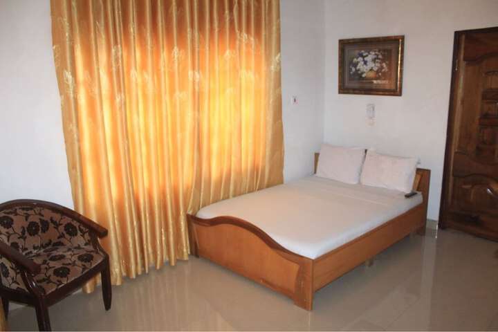 Room 4 of 20