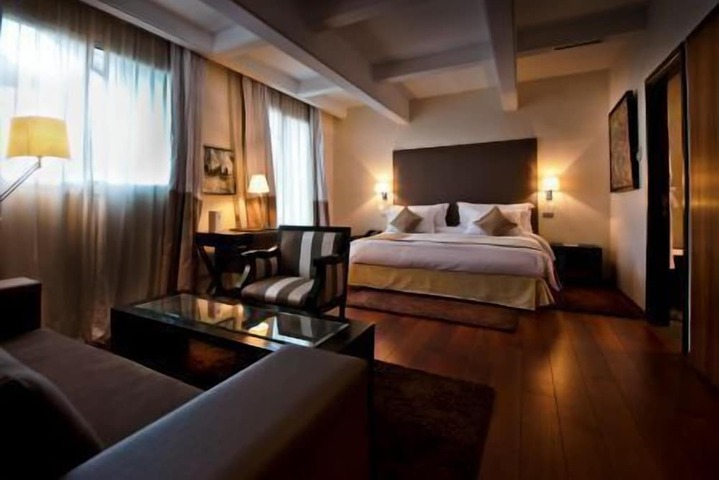 Room 22 of 49