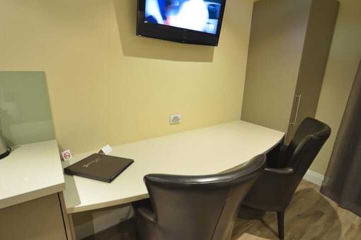 Room 7 of 26