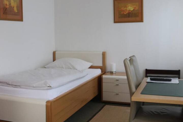 Room 6 of 50
