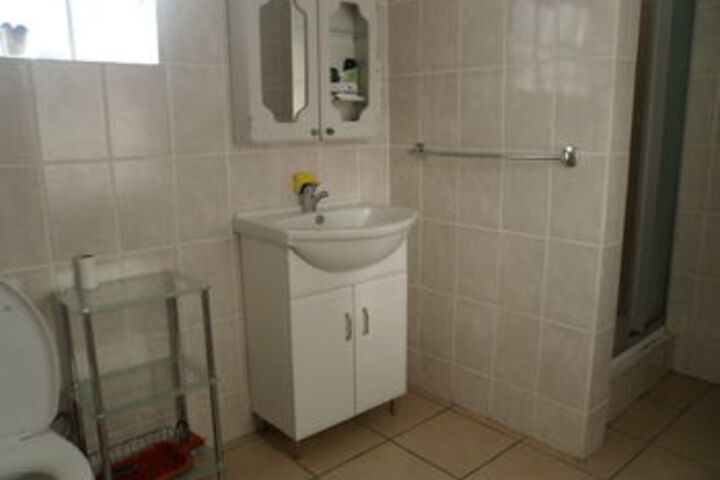Room 3 of 27