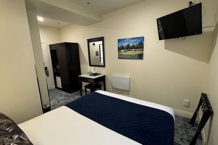Room 60 of 116