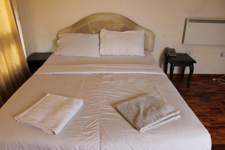 Room 10 of 11