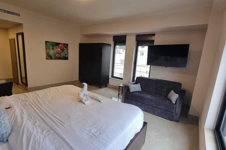 Room 78 of 243