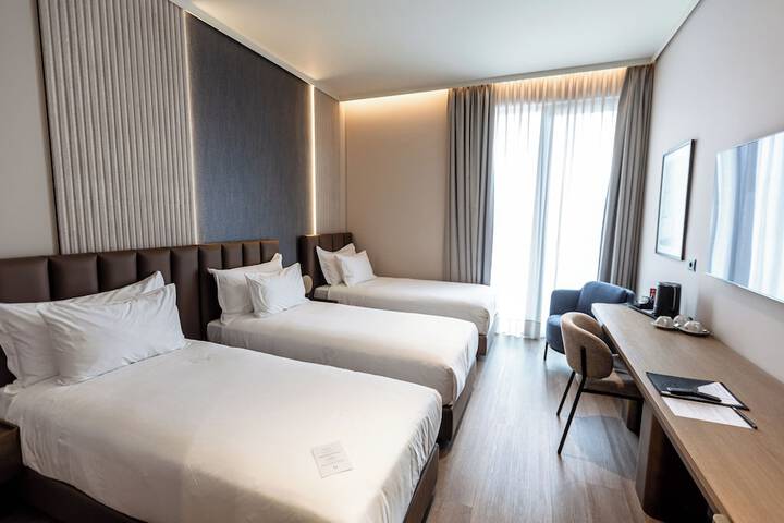 Room 62 of 176