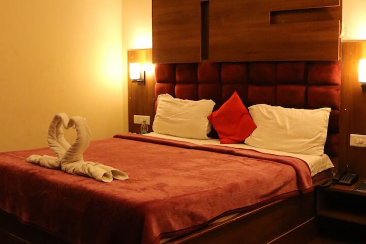 Room 7 of 19