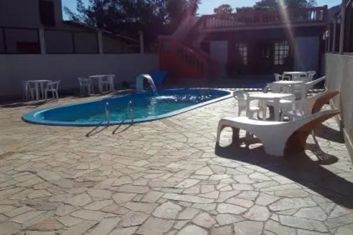 Pool 4 of 5