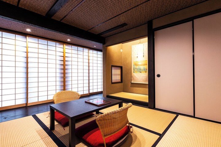 Room 17 of 52