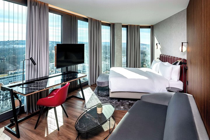 Room 26 of 128