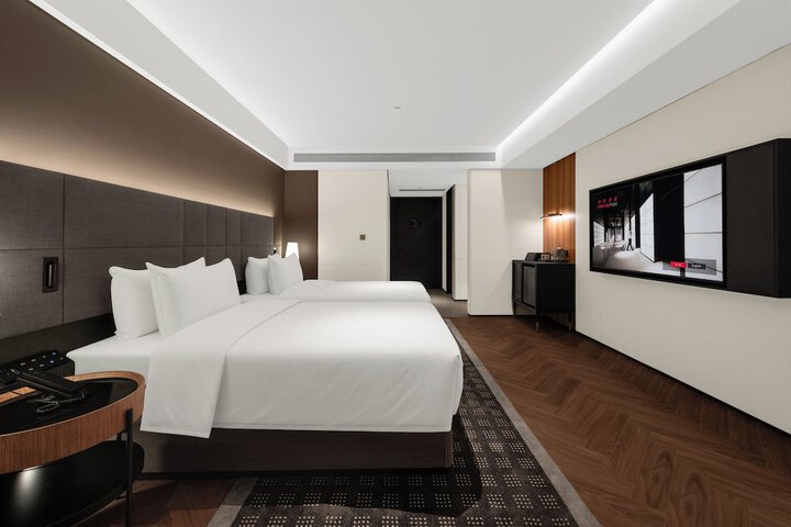 Room 36 of 82