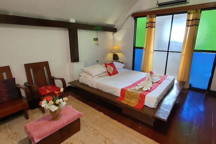 Room 4 of 141