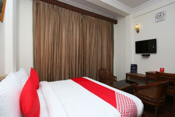 Room 33 of 39