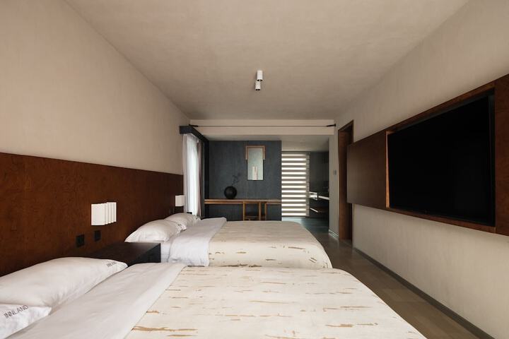Room 13 of 158