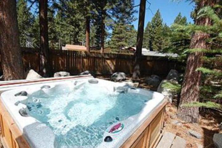 Colorado Avenue Holiday Home in Lake Tahoe, CA