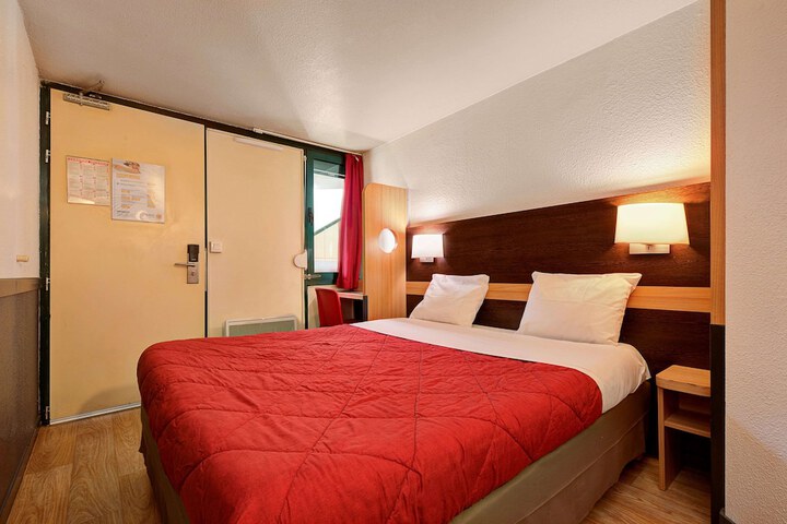 Room 5 of 24