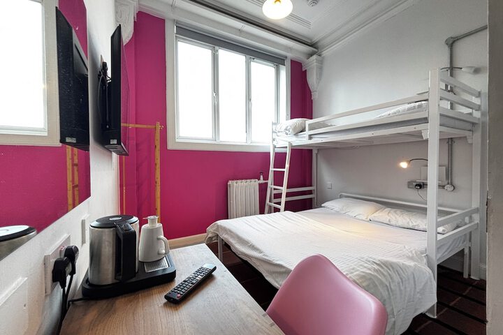 Room 28 of 75