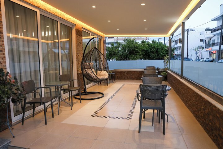 Hotel Exterior 46 of 51