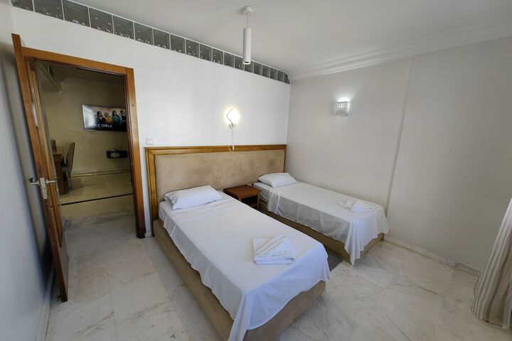 Room 16 of 404