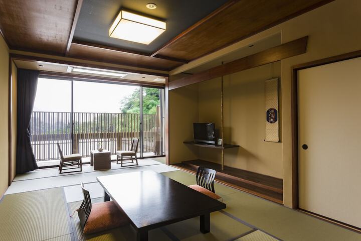 Room 14 of 53