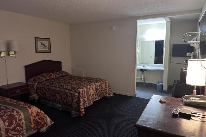 Room 5 of 15