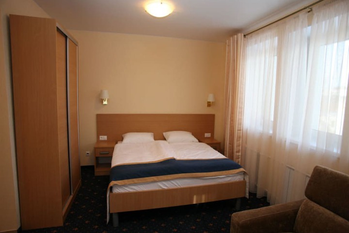 Room 13 of 24