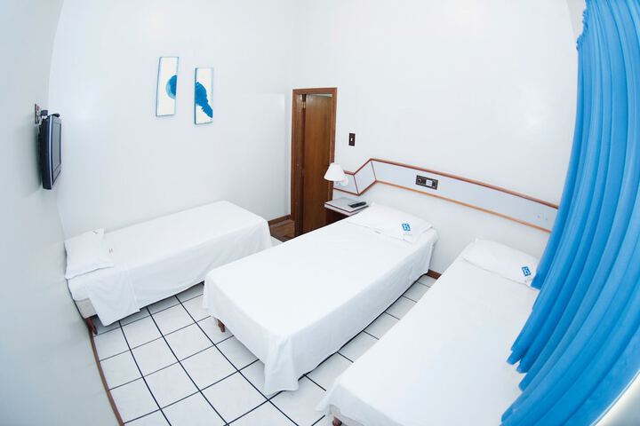 Room 13 of 38
