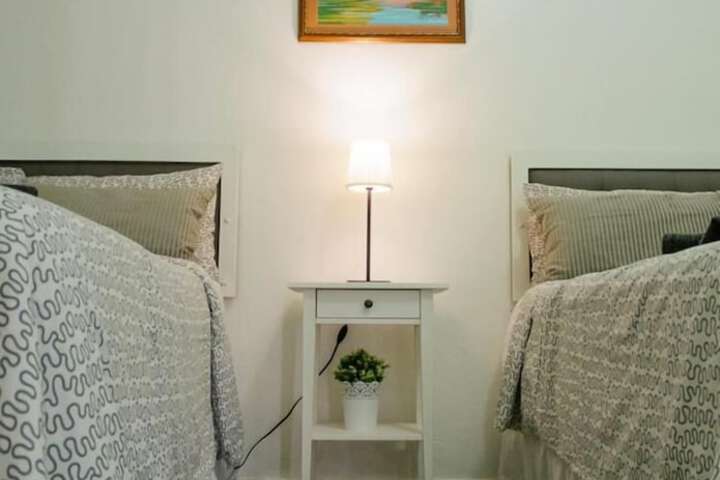 Room 16 of 44