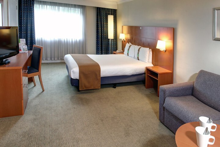 Room 5 of 189